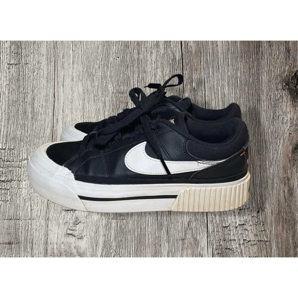Nike Black and White Athletic Shoes - Picture 4 of 5
